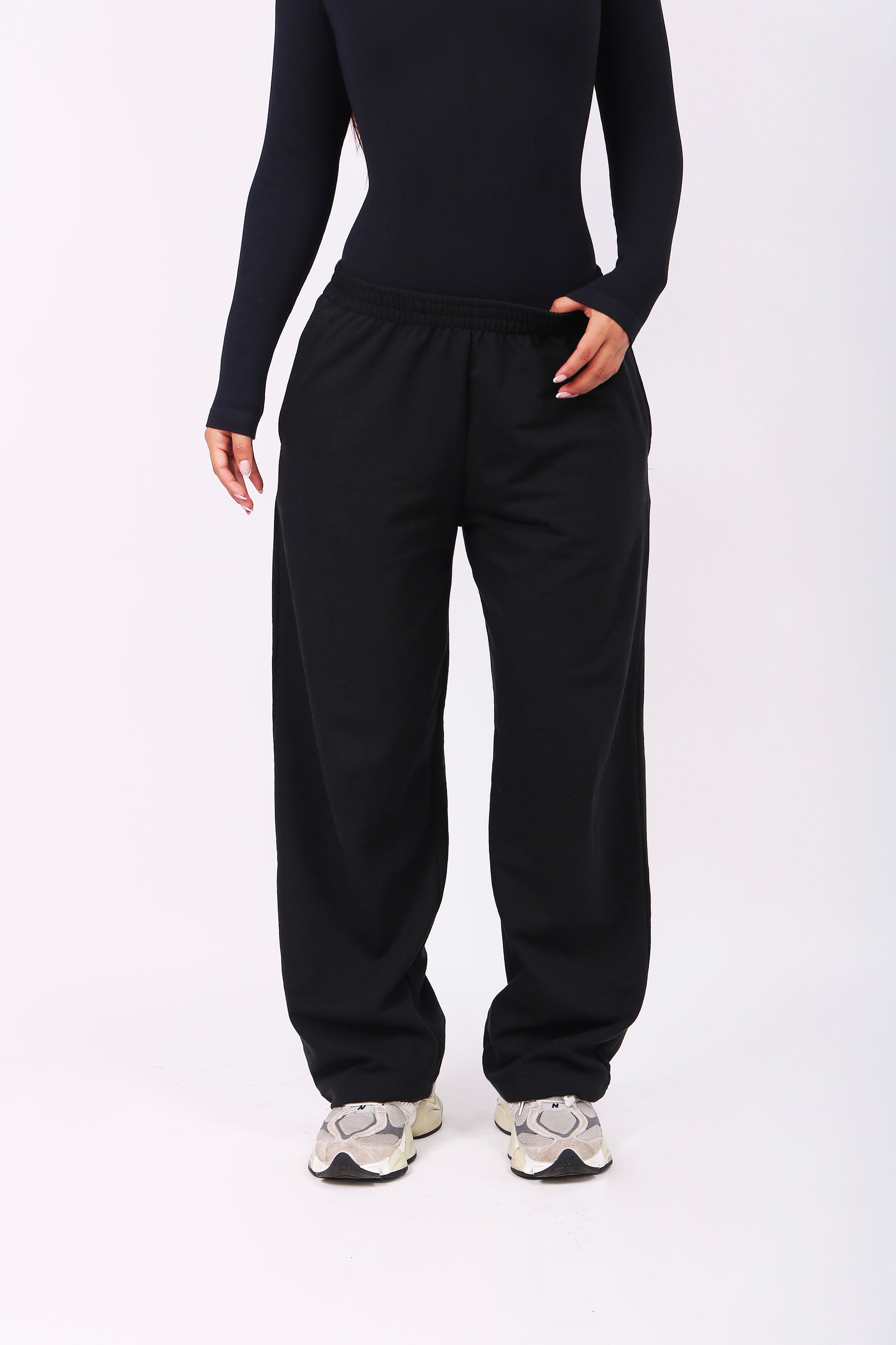 WIDE LEG SWEATPANTS