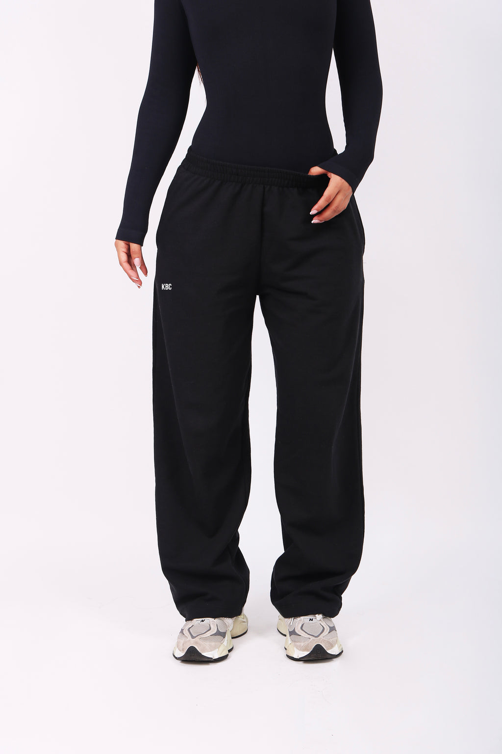 WIDE LEG SWEATPANTS